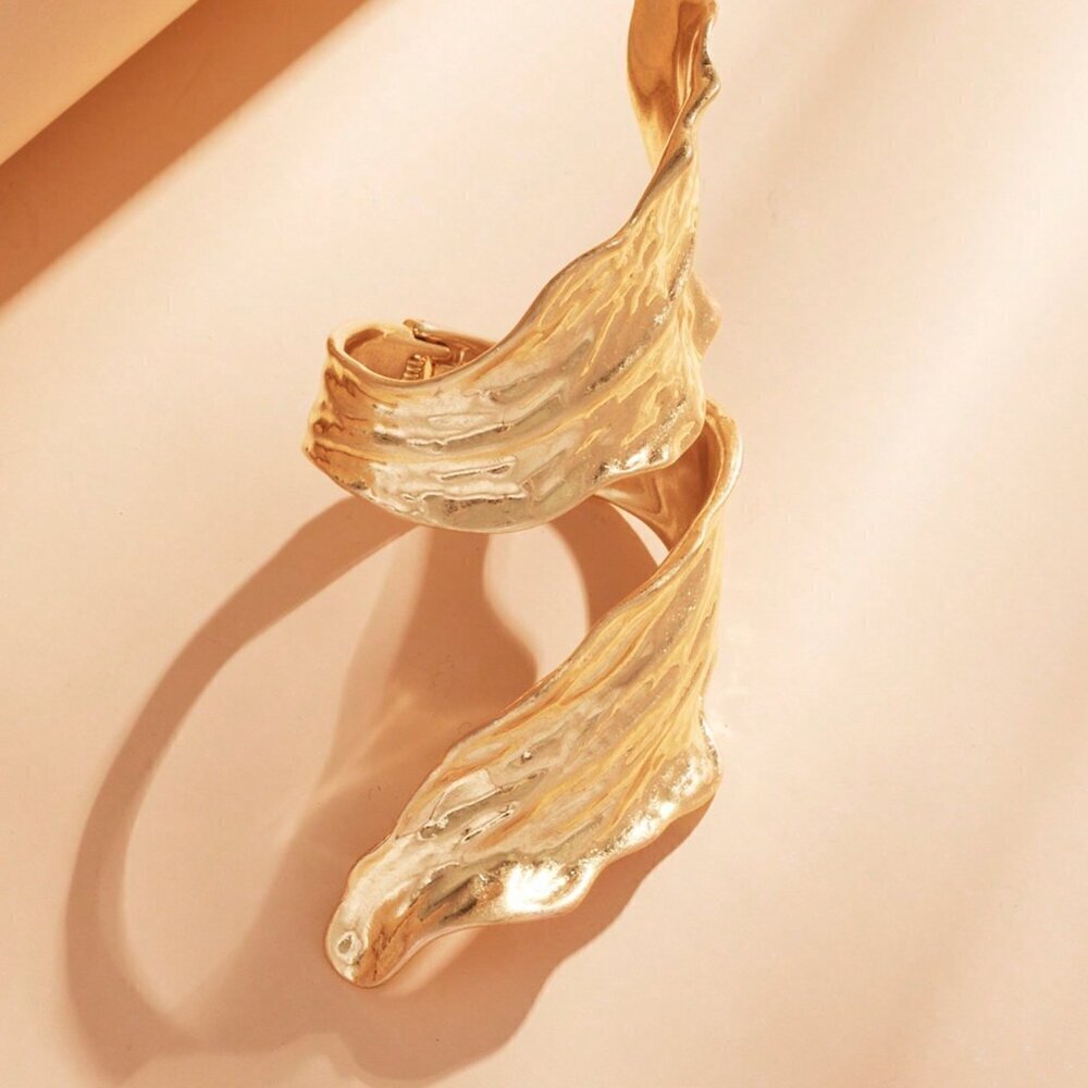 Gold-Colored Preppy Women's High-End Metal Open Bangle Bracelet - Picture 6 of 7